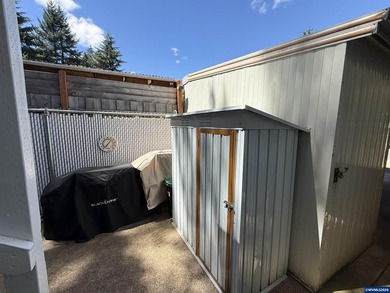 Great neighborhood and location in South Salem. 3 bedroom 2 bath - photo 36
