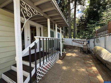 Great neighborhood and location in South Salem. 3 bedroom 2 bath - photo 37