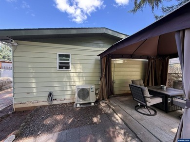 Great neighborhood and location in South Salem. 3 bedroom 2 bath - photo 43