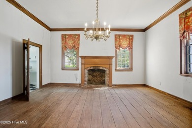 The Charlton House, ca1765, was built for Jasper Charlton, a - photo 5