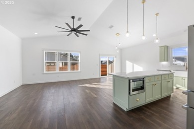 Experience refined coastal living in the brand-new Aspen model - photo 6