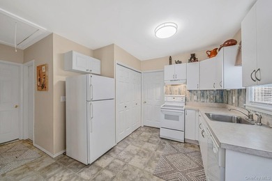 Welcome to this charming, well-maintained 2-bedroom, 1-bath - photo 15