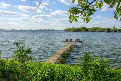 Set along a remarkable stretch of Lake Monona shoreline, this - photo 20