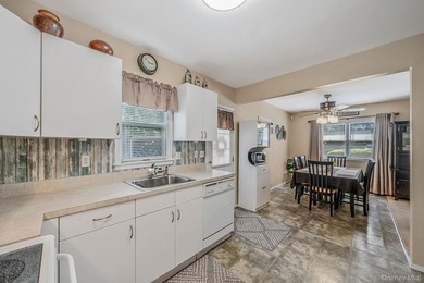 Welcome to this charming, well-maintained 2-bedroom, 1-bath - photo 22
