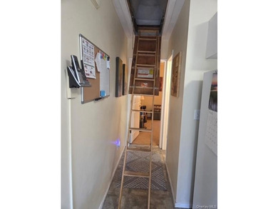 Welcome to this charming, well-maintained 2-bedroom, 1-bath - photo 24