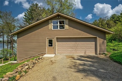 Stunning lake views immediately capture your attention upon - photo 44