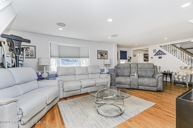Beautifully appointed colonial in Travis. Lovely rocking chair - photo 13