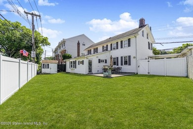 Beautifully appointed colonial in Travis. Lovely rocking chair - photo 30