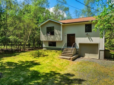 Lake Home Sale Pending in Albrightsville, Pennsylvania