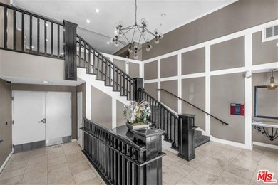 BACK ON MARKET! PRICE TO SELL! This beautifully updated - photo 2