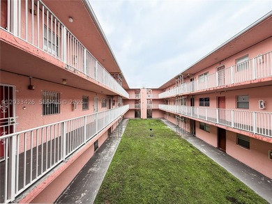 Well-maintained and spacious 2-bedroom, 2-bathroom condo located - photo 3