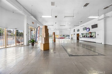 505 S Main Street presents a rare opportunity to acquire a - photo 3