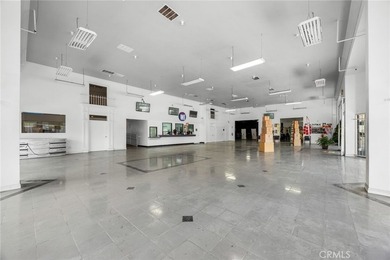 505 S Main Street presents a rare opportunity to acquire a - photo 4