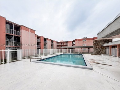 Well-maintained and spacious 2-bedroom, 2-bathroom condo located - photo 8