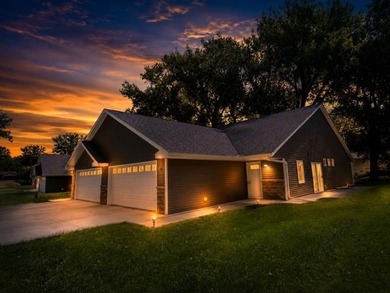 Are You Looking For A New Home That Has Zero Steps With An Open - photo 1