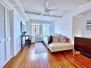 This 15th floor sunny studio apartment in Tudor Tower has - photo 1