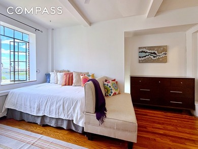 This 15th floor sunny studio apartment in Tudor Tower has - photo 3