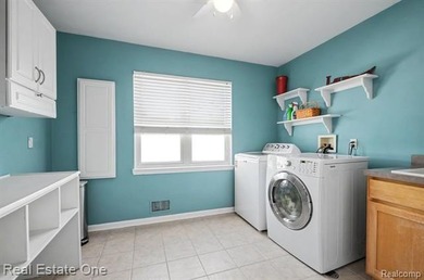 Welcome home to this pristine 3680 SQ. FT. 4-bedroom, 3.1-bath - photo 31