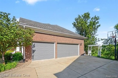 Welcome home to this pristine 3680 SQ. FT. 4-bedroom, 3.1-bath - photo 33