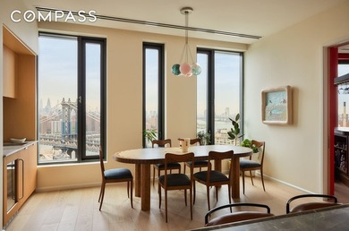 Sophisticated Residence with Designer Interiors and Iconic - photo 9