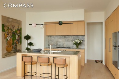 Sophisticated Residence with Designer Interiors and Iconic - photo 10