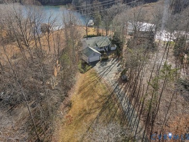 Welcome to this beautiful lakefront property in the sought-after - photo 8