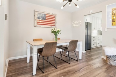 Welcome home to this beautifully updated 2-bed, 2-bath condo - photo 11