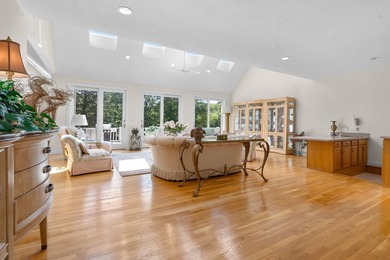 Enjoy the invitIng relaxed atmosphere that New Seabury has to - photo 12