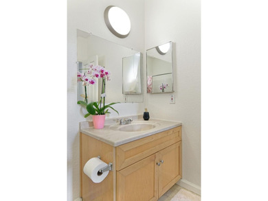 Move-In Ready! Immaculate & Inviting. Don't miss one-of-the-best - photo 18