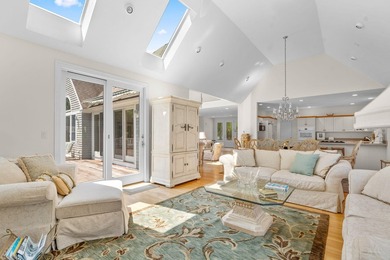 Enjoy the invitIng relaxed atmosphere that New Seabury has to - photo 21