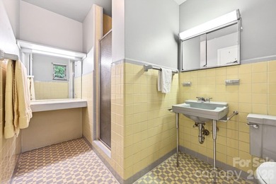 Mid-Century Modern enthusiasts, here is your chance to own an - photo 22