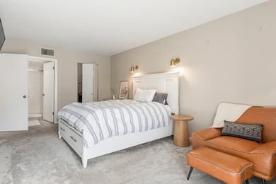 Welcome home to this beautifully updated 2-bed, 2-bath condo - photo 22