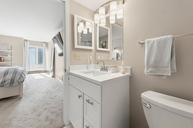 Welcome home to this beautifully updated 2-bed, 2-bath condo - photo 25