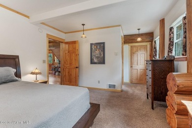 Built with exceptional attention to traditional craftsmanship - photo 26