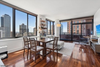 Beautiful 23rd-floor corner residence in one of Downtown Jersey - photo 1