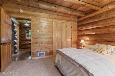 Built with exceptional attention to traditional craftsmanship - photo 32