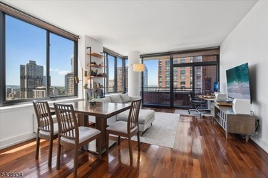 Beautiful 23rd-floor corner residence in one of Downtown Jersey - photo 2