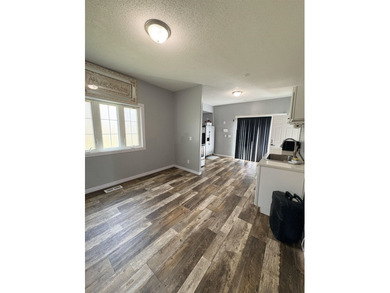 Welcome to 404 Ontario Street in Storm Lake!! Conveniently - photo 5