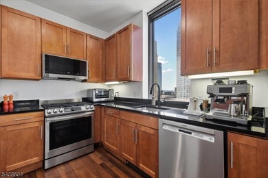 Beautiful 23rd-floor corner residence in one of Downtown Jersey - photo 9
