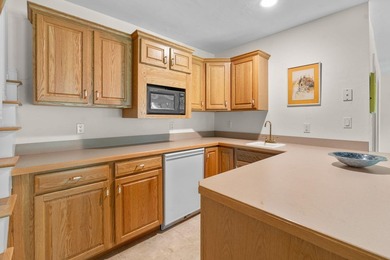 Enjoy the invitIng relaxed atmosphere that New Seabury has to - photo 46