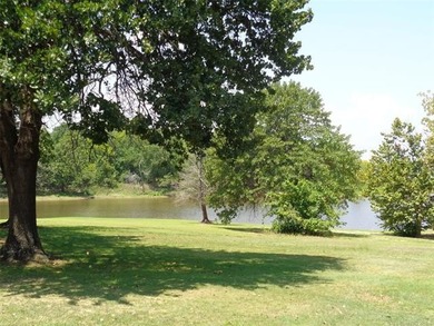 Enjoy lakeside living at its best in this spacious waterfront - photo 5