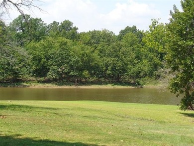 Enjoy lakeside living at its best in this spacious waterfront - photo 8