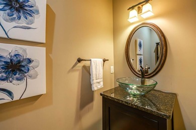 Beautifully maintained condominium located minutes from - photo 12