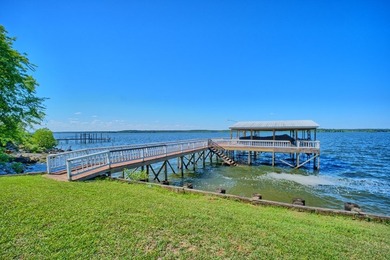 Stunning waterfront retreat on Toledo Bend Lake with - photo 17