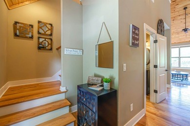 Beautifully maintained condominium located minutes from - photo 23