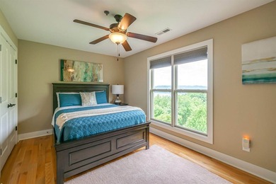 Beautifully maintained condominium located minutes from - photo 24