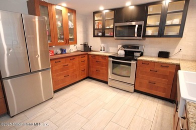 This is the one! 3 units located on 1 tax lot. 219 fisher is - photo 24
