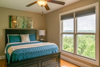 Beautifully maintained condominium located minutes from - photo 25