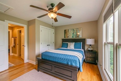 Beautifully maintained condominium located minutes from - photo 26