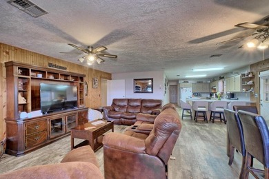 Stunning waterfront retreat on Toledo Bend Lake with - photo 26